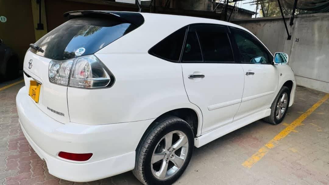 A picture of Toyota harrier