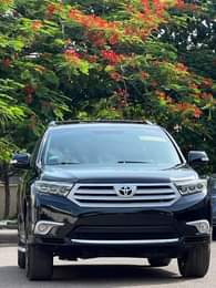 A picture of Toyota Highlander 2013 model 4 sale Direct Belgium Original Custom
