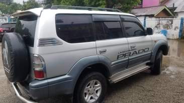 A picture of 2015 toyota land cruiser prado
