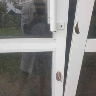 A picture of Aluminium Door Mlango wa Aluminium Fut 6 56 urfupn Call
