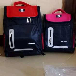 A picture of Bag za shule 18000 pazia 15000 moja
