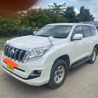 A picture of LAND CRUISER PRADO 150