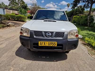 used nissan np300