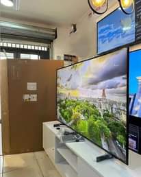 A picture of MKOPO FREEZER NA FREEGE TV nk tupigie KUPITIA NAMBA 0624337439
