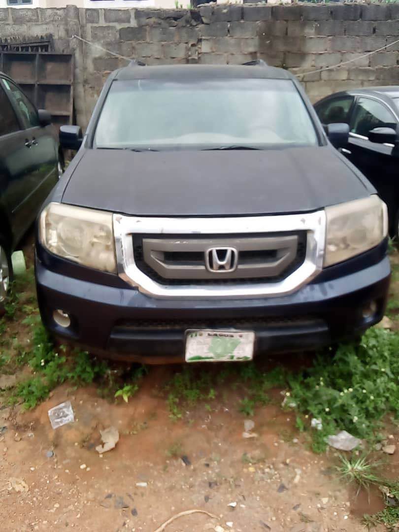 A picture of Honda pilot 013