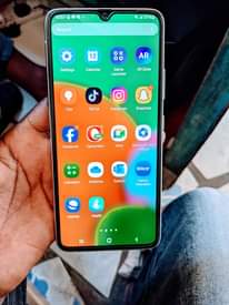 A picture of Samsung Galaxy A90 imenyooka mno gb128 ram6 net5g