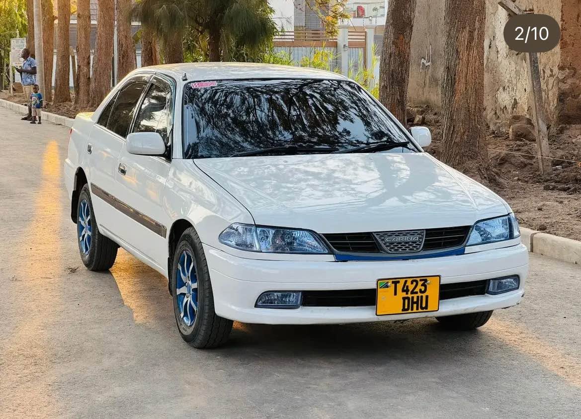 A picture of TOYOTA CARINA