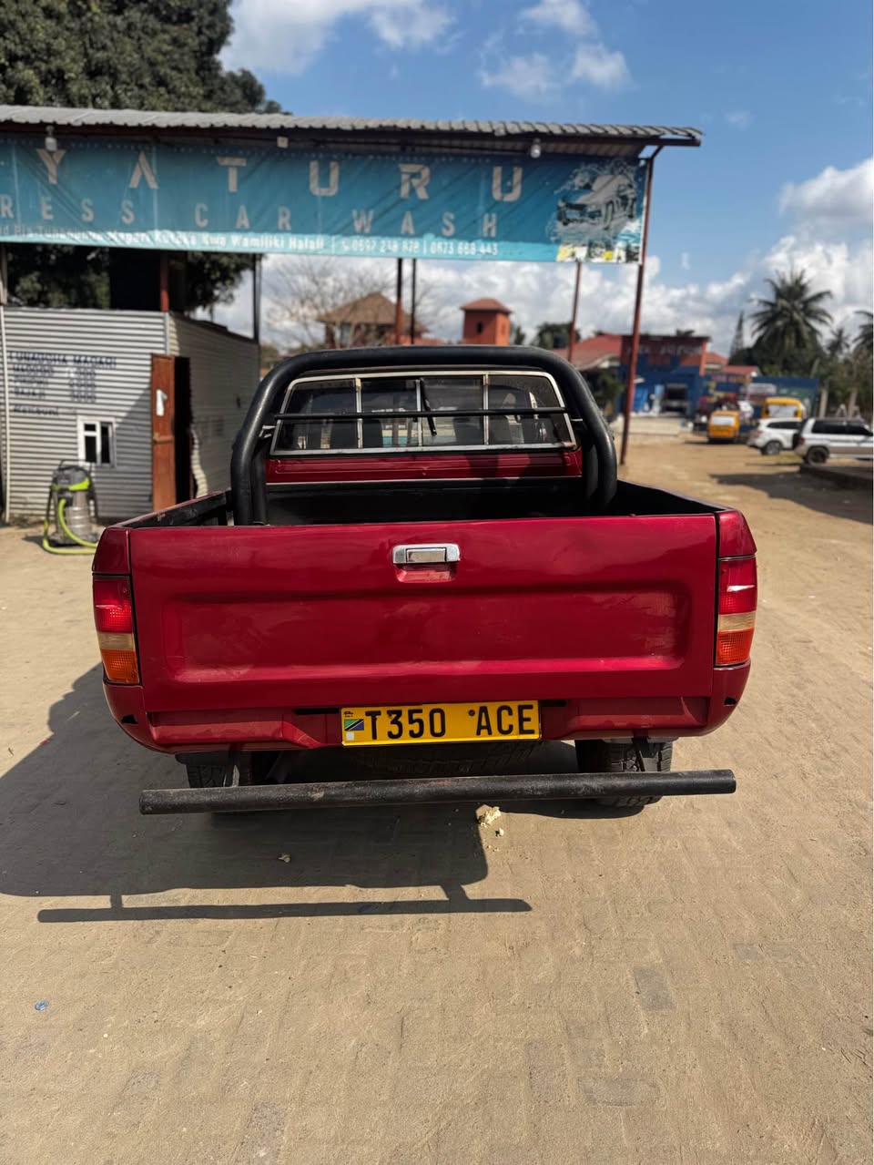 A picture of TOYOTA HILLUX 2 8