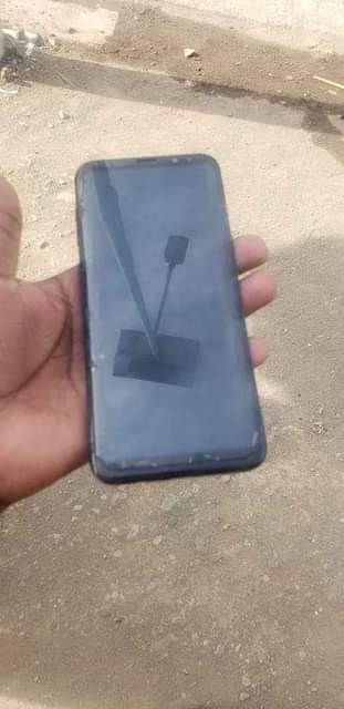 A picture of Samsung s8 