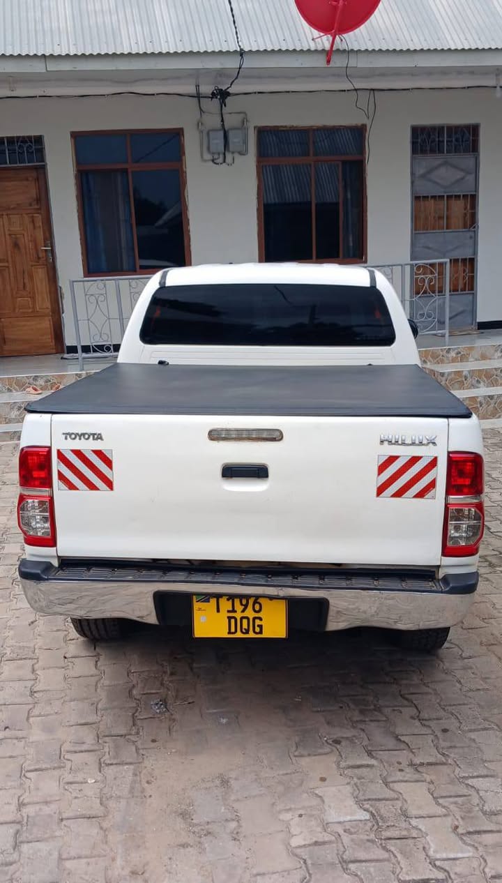 A picture of Hilux Vigo manual Diesel 2kd Bei mil 50 Dsm 0717077381