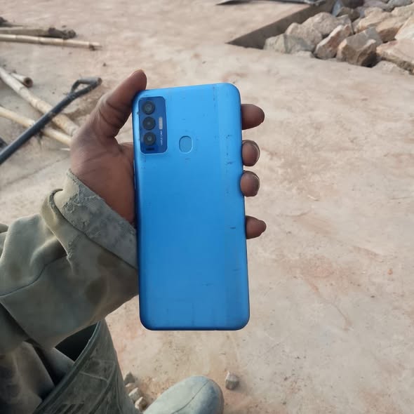 A picture of Camon 18i