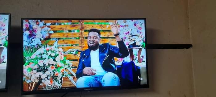 A picture of 32 inches global star frameless digital tv free to air
