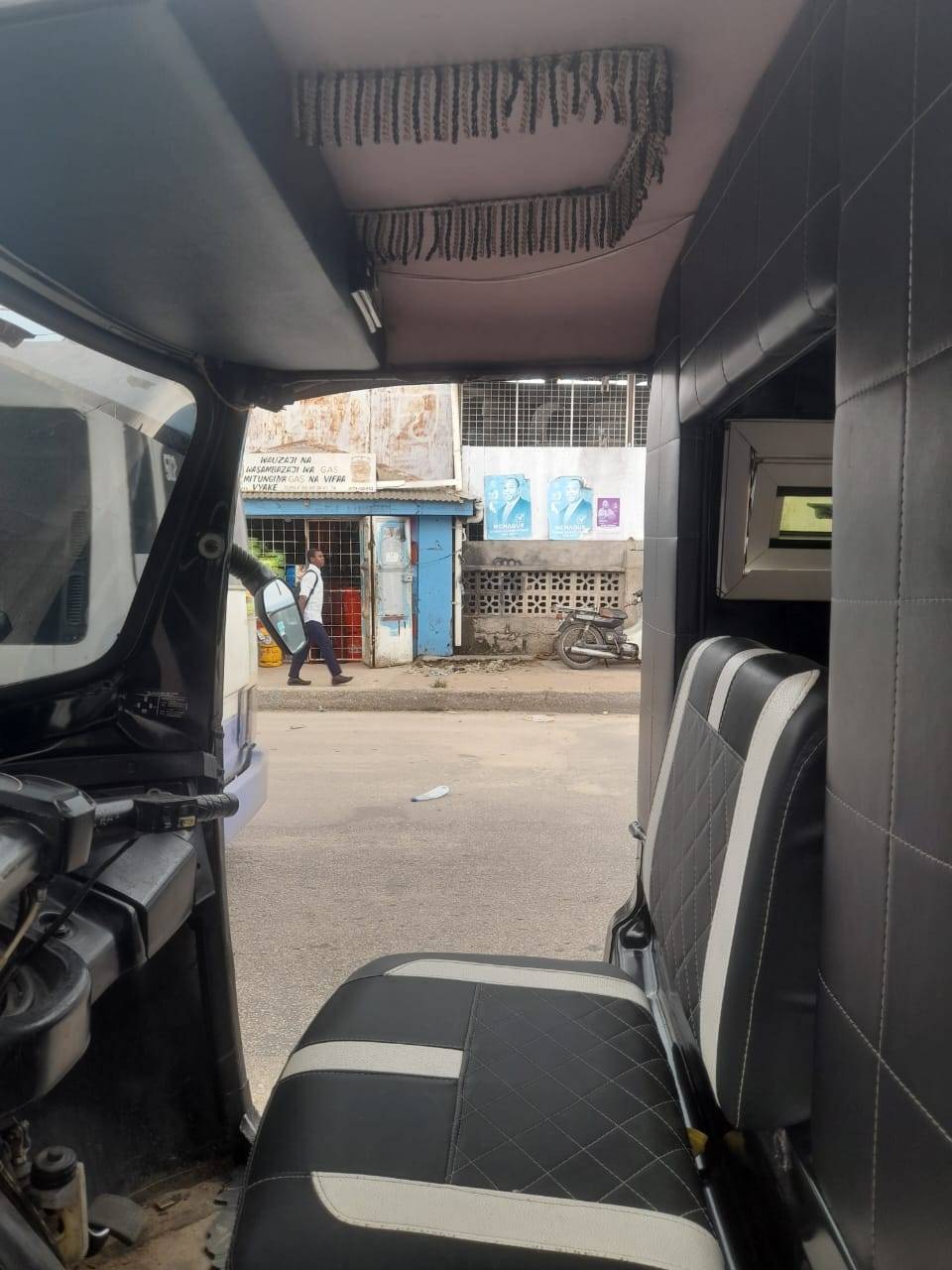 A picture of Bajaji 5 8 m