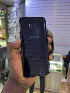 A picture of Samsung galaxy S8 plus 380k