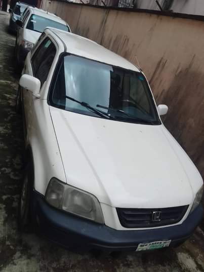 A picture of Hot dealhonda crv 1999 model with sound engine and gear