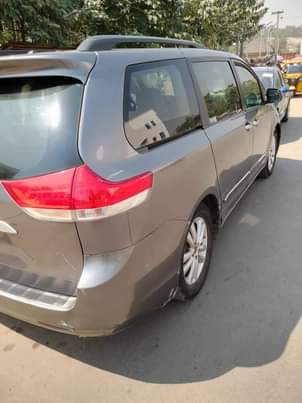 A picture of 2012 Toyota Sienna Xle