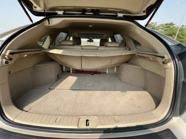A picture of Rx330 2005 model