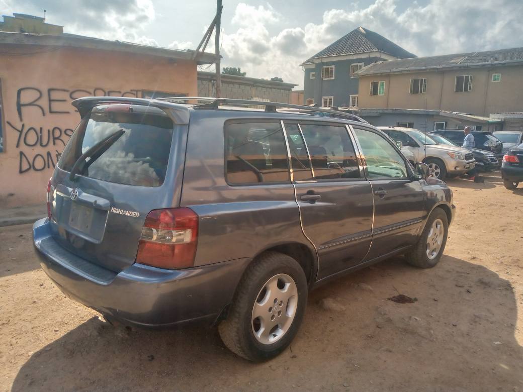 A picture of Toyota Highlander 2005 Registered 3rows V6 Location Egbe Ikotun Contact