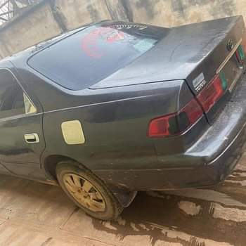 A picture of 1999 Toyota CAMRY