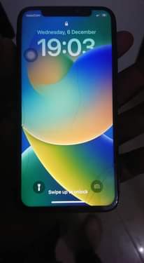 A picture of Iphone x haina tatzo lolote haimjui fundi naiuza 0688553727
