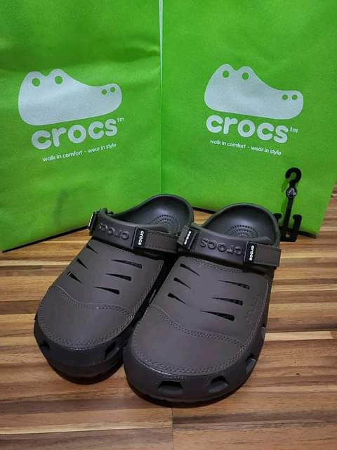crocs