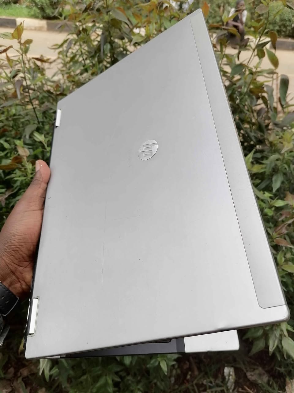 A picture of HP i5 Laptop