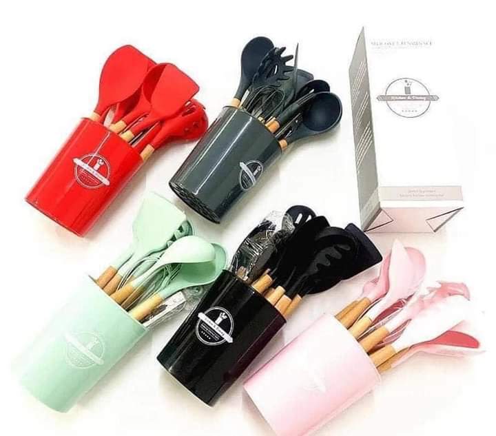 A picture of Silicon spoon set