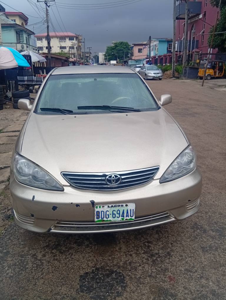 A picture of TOYOTA CAMRY
