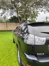 A picture of For Sale Contacts 0765330213