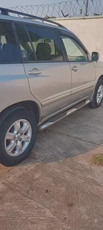 A picture of 2004 Toyota Highlander
