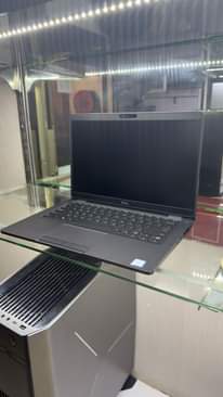 A picture of DELL LATITUDE 5300