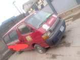 A picture of 08 Toyota Hiace bus