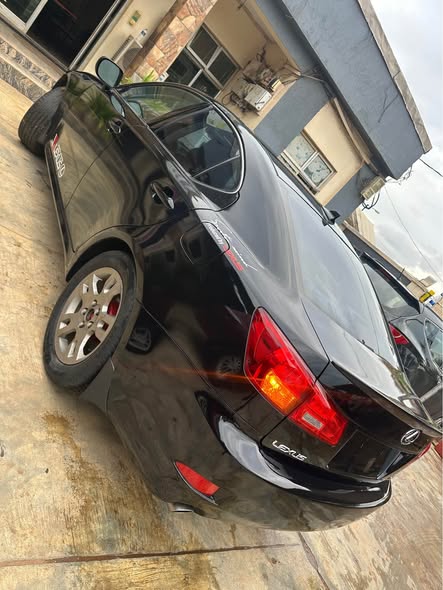 A picture of Lexus Is250 09
