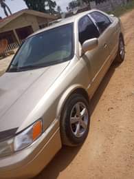A picture of Naija well maintained Toyota Camry aka pencil light available Engine