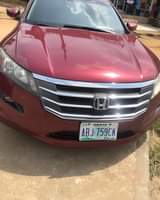 A picture of HONDA CROSSTOUR 2010 VERY CLEAN AND SOUND