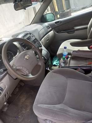 A picture of 2004 TOYOTA SIENNA Good Engine and Gear AC and Body