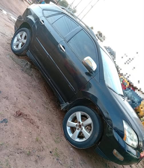 A picture of 2005 Lexus Rx330