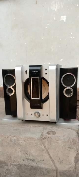 A picture of HII HAPA PIANO YA BLUETOOTH FLASH NA SD CARD 140