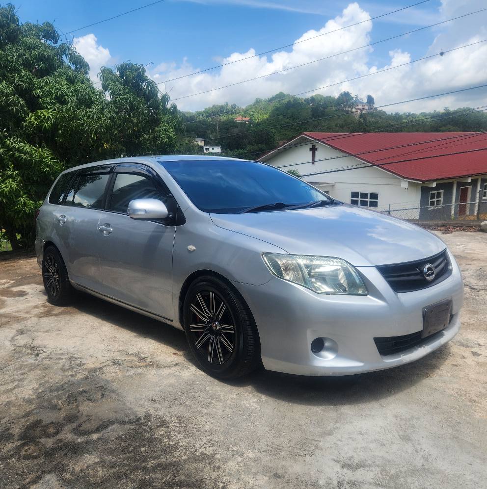 toyota fielder