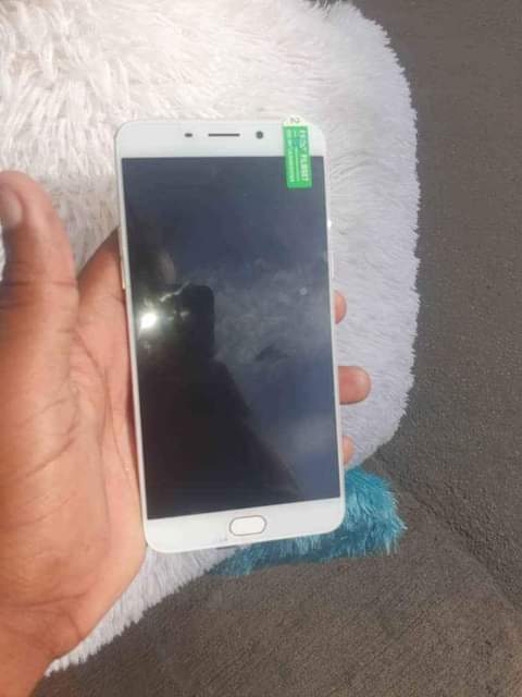 A picture of oppo R9