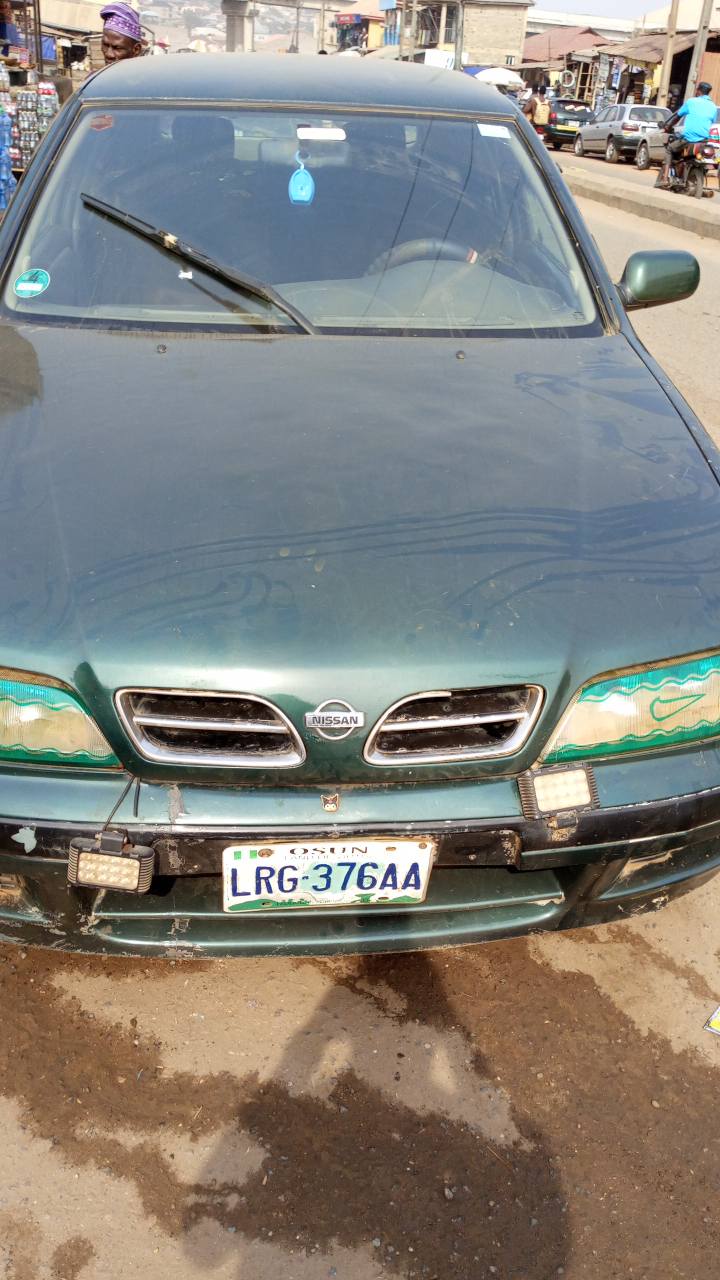 A picture of Nissan premier