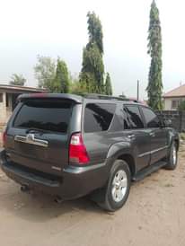 A picture of Toyota 4runner