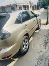 A picture of LexusRX330