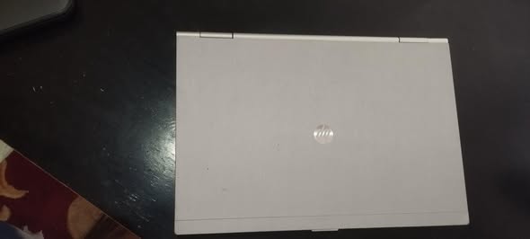 A picture of HP i5 Laptop