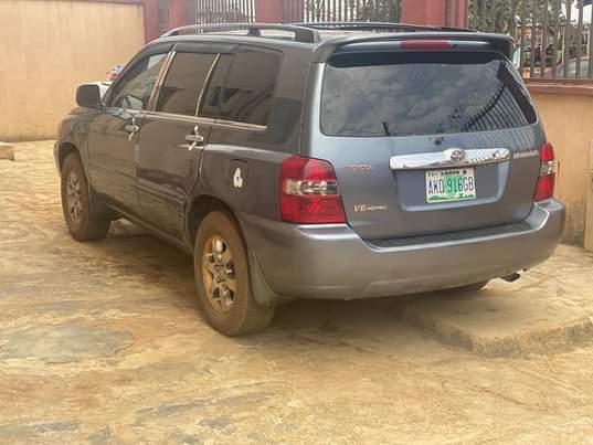A picture of Highlander 2007 model
