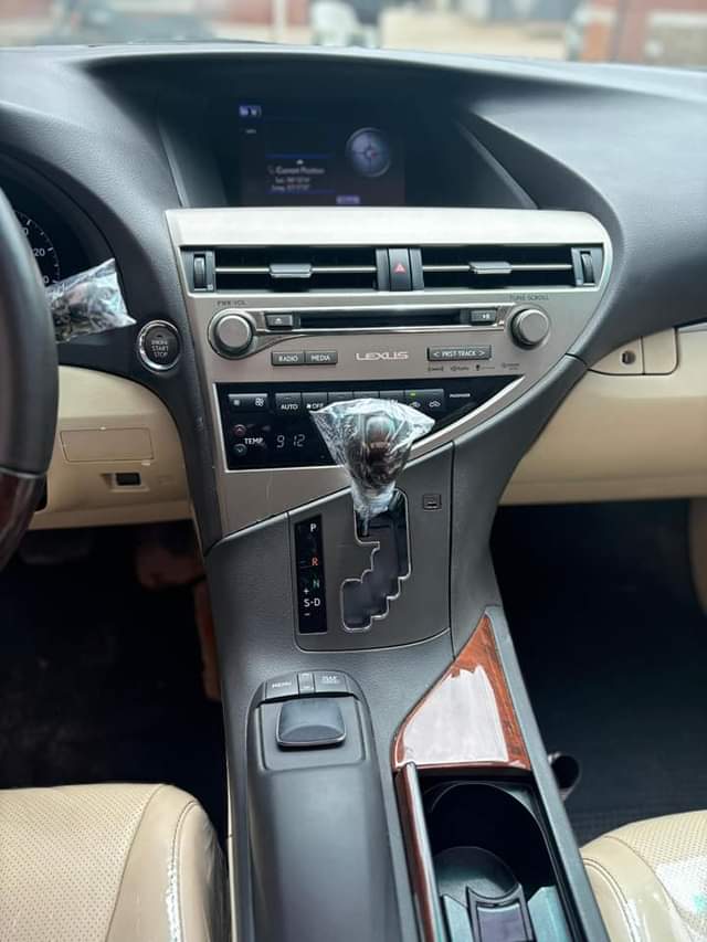 A picture of Lexus Rx350 2015