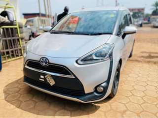 A picture of TOYOTA SIENTA