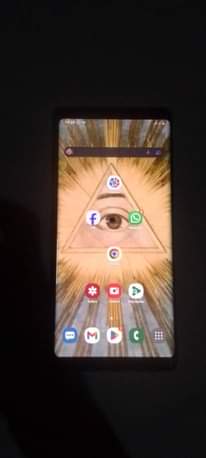 A picture of Samsung note 8