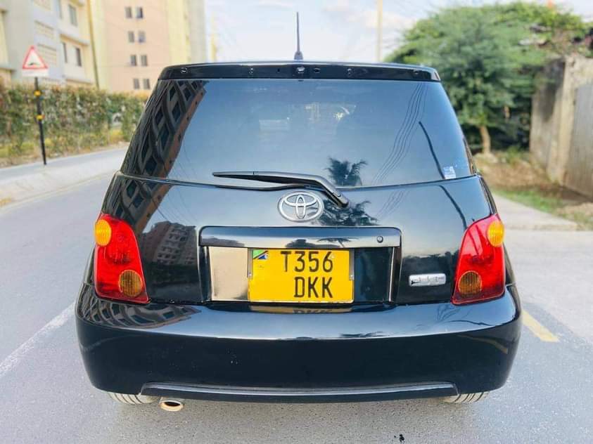 A picture of 2003 TOYOTA IST IST