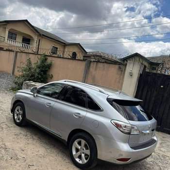 A picture of 2010 Lexus Rx350 100000